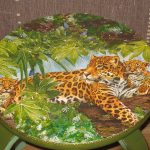 decoupage luminoso per uno sgabello