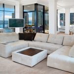 divani in pelle scamosciata all'interno