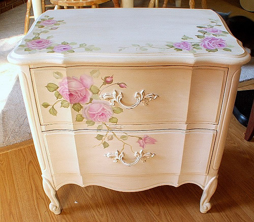 Decoupage di mobili fai da te