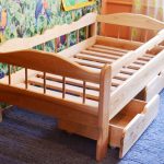 Letto per bambini in frassino