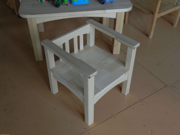 sedia per bambini bianca