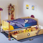 Un'altra opzione universale è il letto per bambini