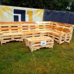 Divano a L realizzato con vecchi pallet