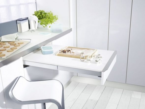 cucina con tavolo estraibile