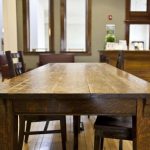 Mobili in legno massello per il soggiorno