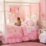 Bellissima cameretta rosa per bambina