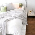 letto con pallet in camera da letto