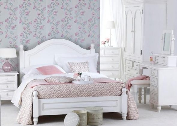 camera da letto in bianco