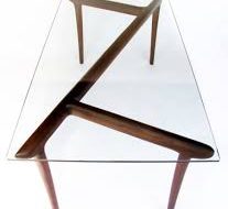 Tavolo di design in vetro