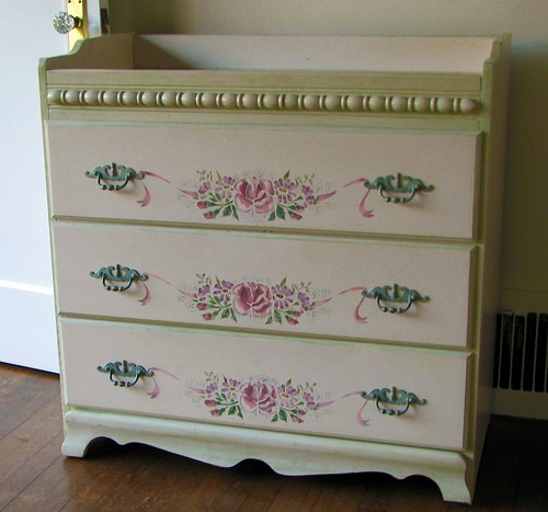 Stile provenzale nel decoupage dei mobili