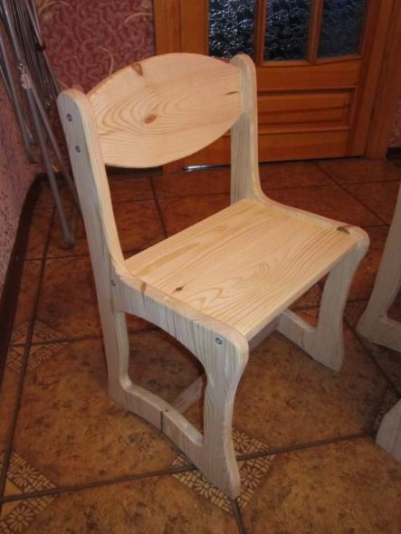 sedia in legno per bambini