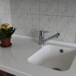 Installazione di un lavello integrato