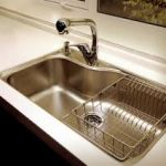 Scegliere un lavello da cucina per un piano di lavoro