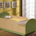 letto alto in legno