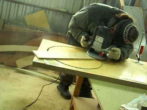 Taglio di un foro per un lavandino rotondo con una fresatrice
