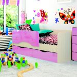 letto per bambini con lati luminosi