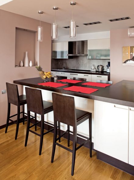 bancone bar angolare in cucina