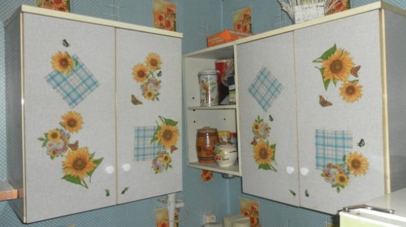 decoupage di mobili in plastica