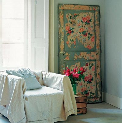 decoupage su foto di mobili