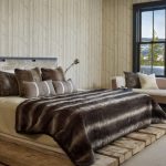 letto in legno con le tue mani all'interno