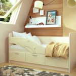 letto per bambini con sponde a forma di delfino