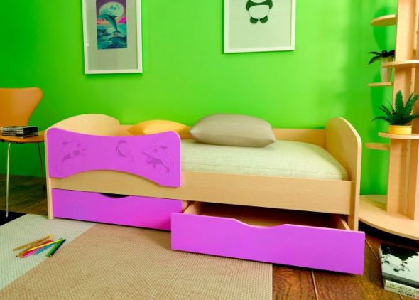 design luminoso per culla a forma di delfino