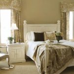 camera da letto luminosa in stile classico