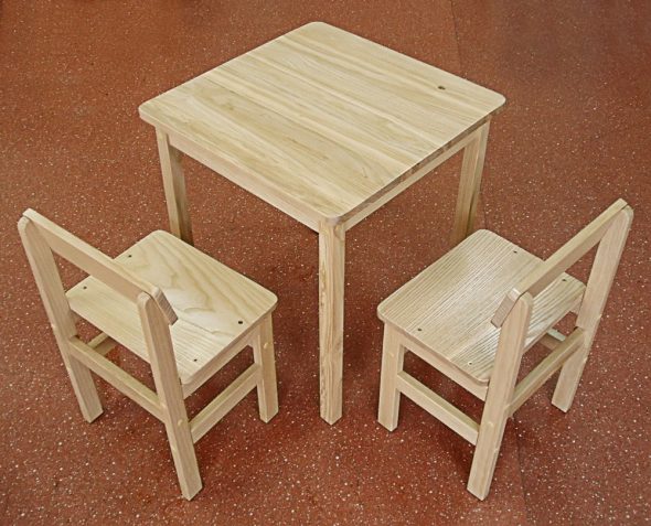 set tavolo 2 sedie per cameretta bambini in legno
