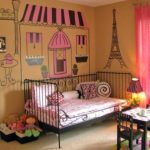 bellissimo elemento di design per il letto e la cameretta dei bambini