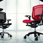 sedia da computer rossa e nera