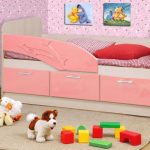 letto delfino rosa