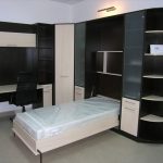 armadio con sollevamento del letto