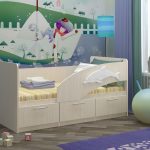 letto a forma di delfino per bambini