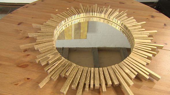 cornice dello specchio