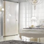 camera da letto luminosa ed elegante