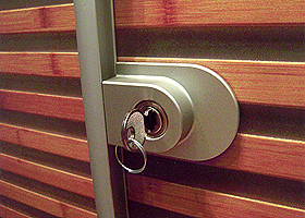 installazione di una serratura