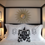 specchio sopra il letto