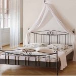 baldacchino sopra il letto