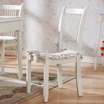 Sedie in legno bianco (con cuscini)