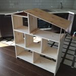 Realizzare uno scaffale a forma di casa giocattolo per bambini