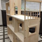 Realizziamo una casa per bambini con scaffale per libri e giocattoli