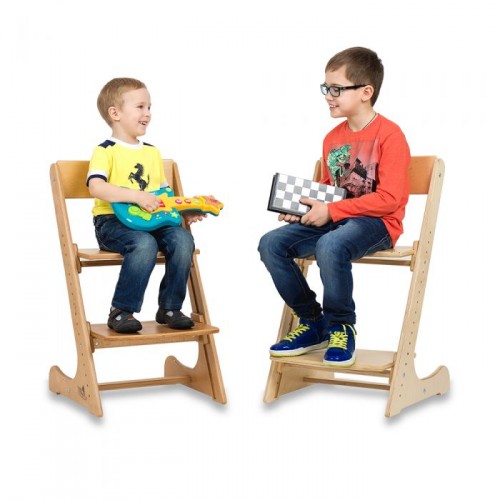Foto di sedia in legno per bambini