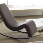 sedia con poggiapiedi ergonomica