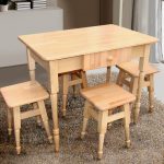 Set tavolo da cucina + 4 sgabelli