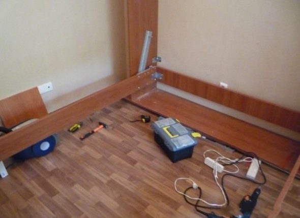 montaggio letto armadio