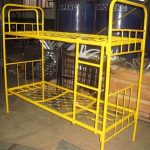 Letti metallici per operai, costruttori