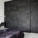 Interno di appartamento monocromatico