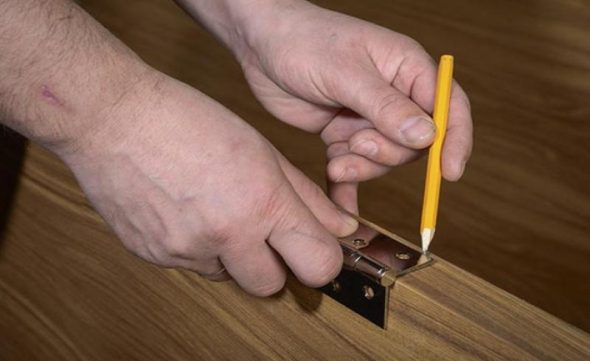 marcatura della superficie delle cerniere