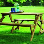 Panchina trasformabile per un appezzamento di giardino