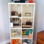 Scaffale per giocattoli e libri